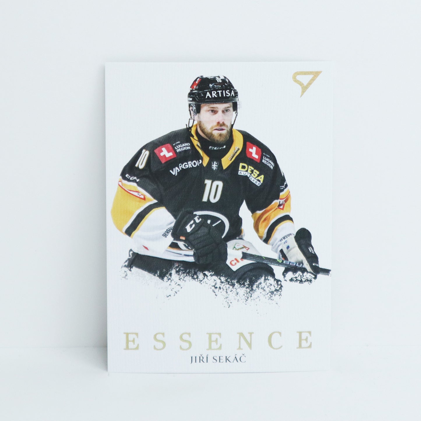 ES-17 - HCL - JIRI SEKAC - ESSENCE BASE